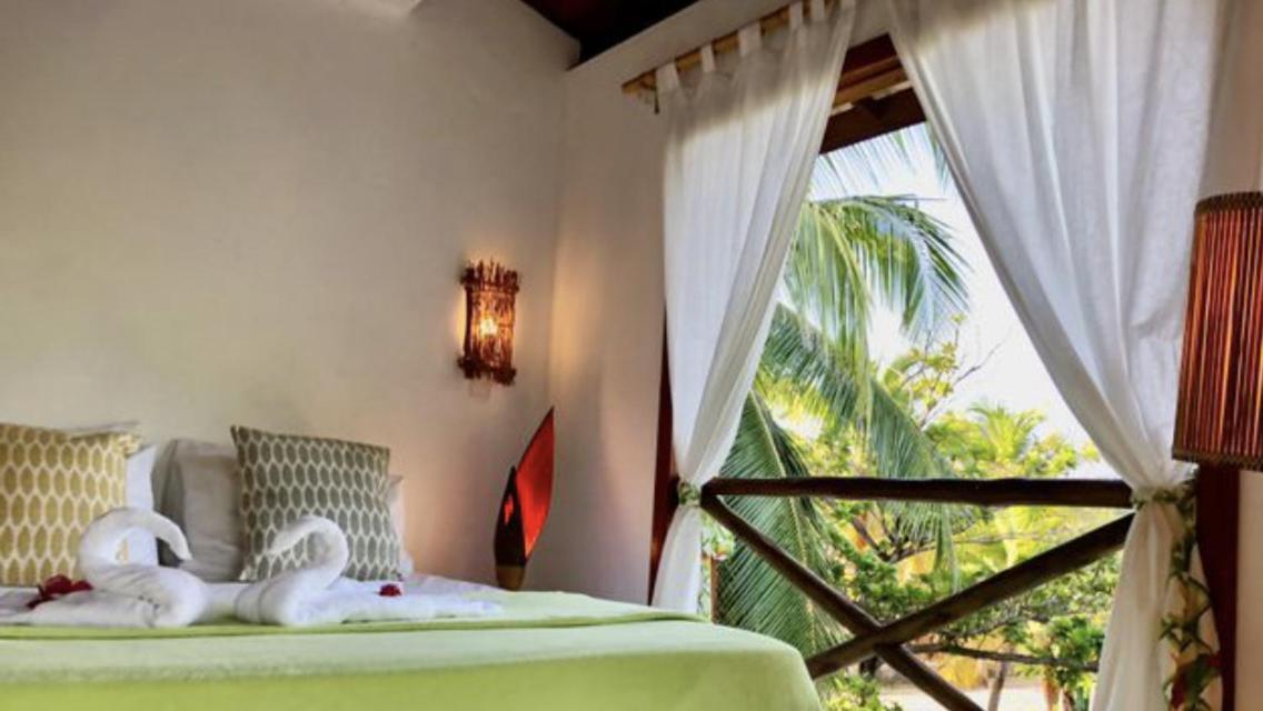 Paradise Beach House Имбасаи Екстериор снимка